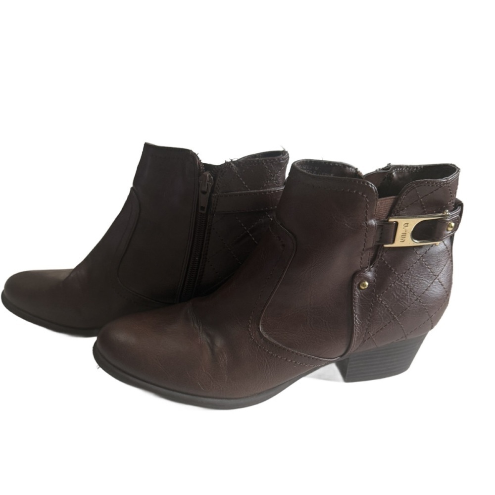 Unisa Brown Ankle Boots. Size 8